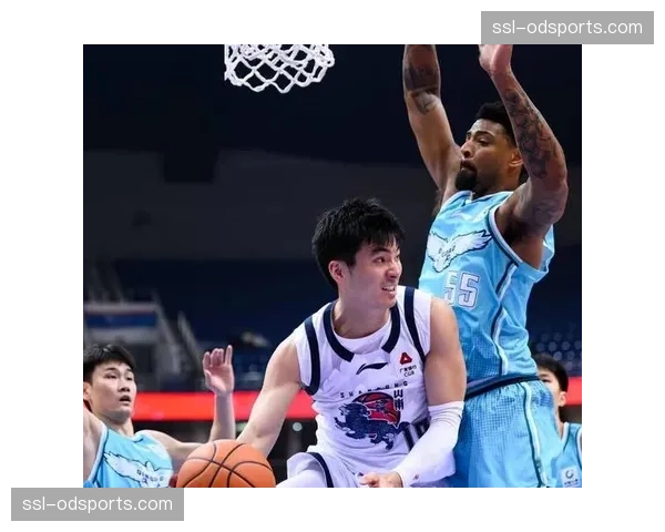 民间赛事观察：“CBA战术下沉”现象，业余联赛兴起模仿强队固定战术配合