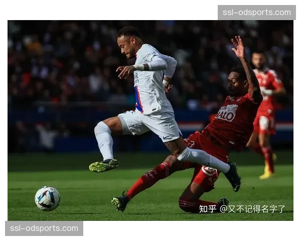 布雷斯特2-2绝平斯特拉斯堡，补时阶段连入两球戏剧性抢回一分