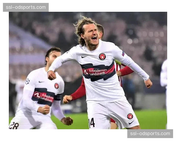 实时：VAR介入判定诺丁汉森林进球无效，起因进攻方犯规在先