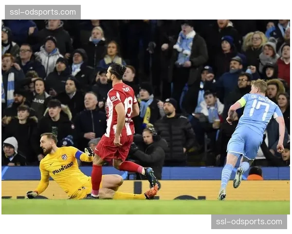 决赛上半场：曼城1-0马竞，福登禁区外远射打破僵局